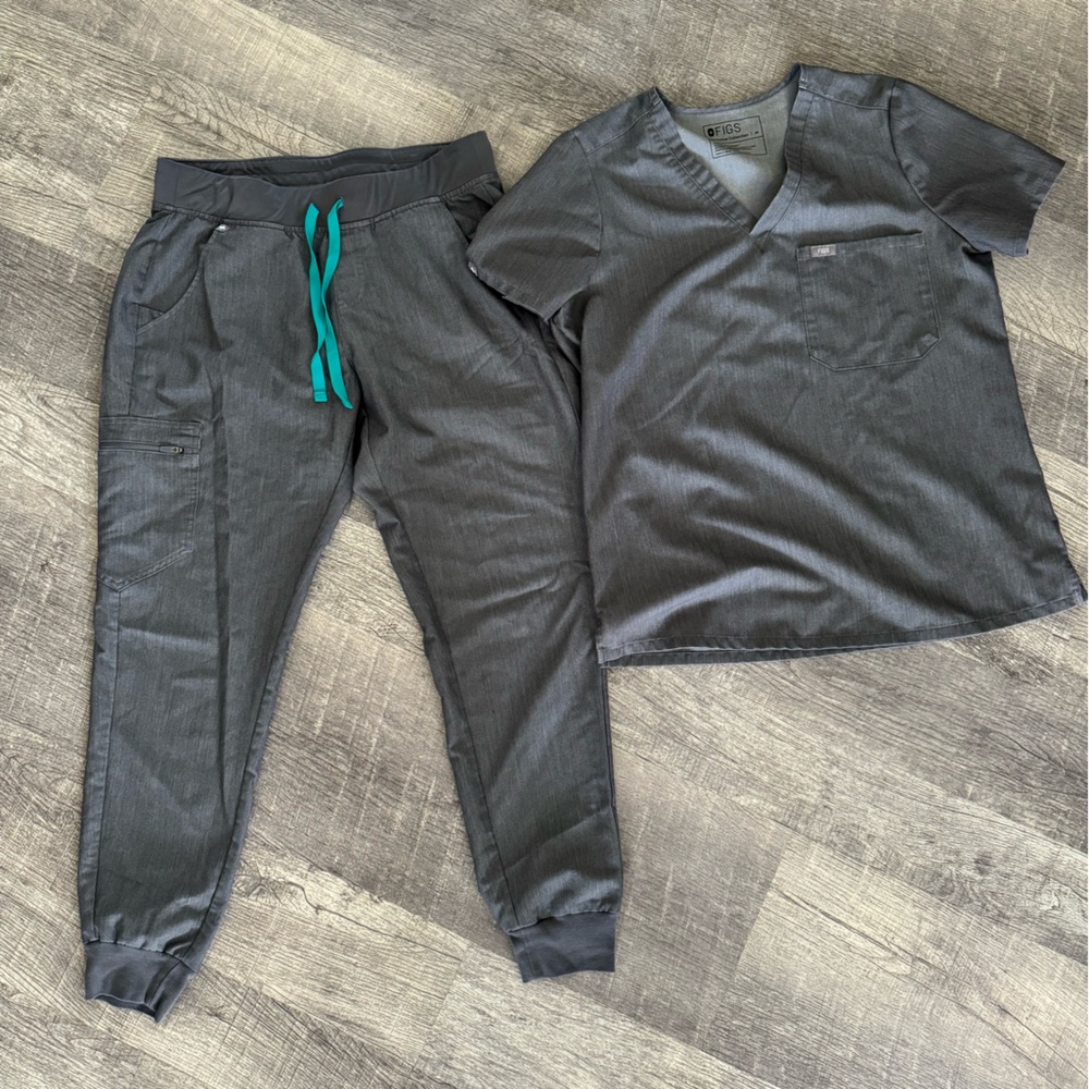 Figs scrub top Medium  scrub joggers Medium